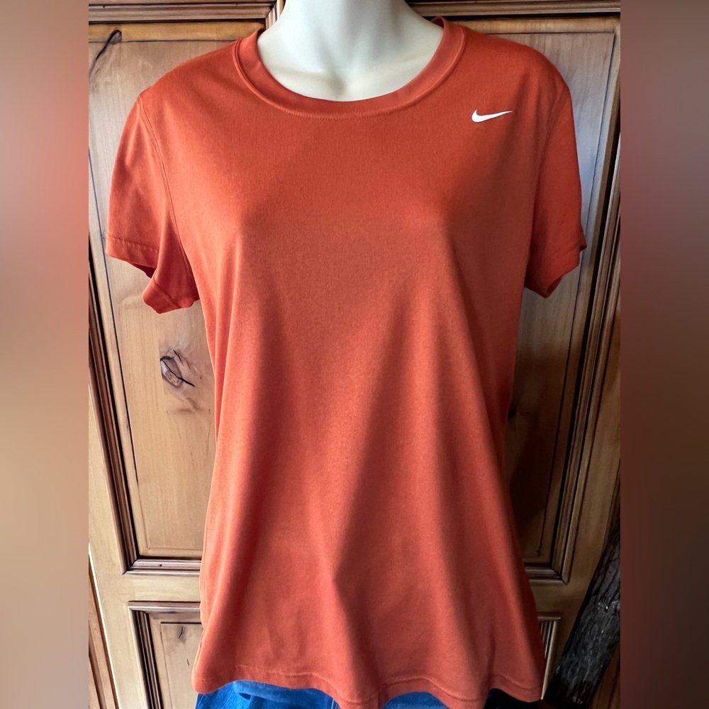 Women’s Nike, Medium, Short Sleeve, Lightweight, Sweat Wicking